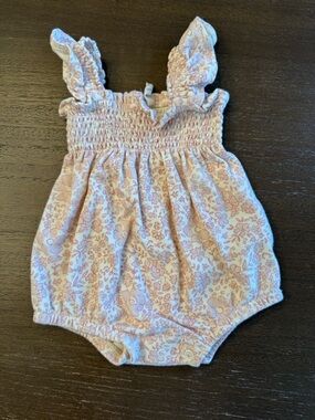 Quincy Mae Smocked Ruffle Sleeve Romper in Pink Blossom